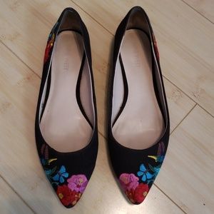 💙3/$25💙 Nine West Embroidered Flats
